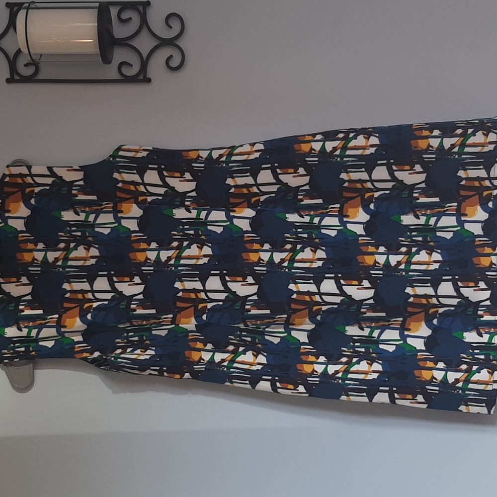 Abstract Design Dress - Picture 5 of 8